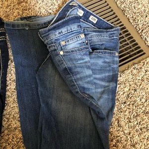 Buckle jeans